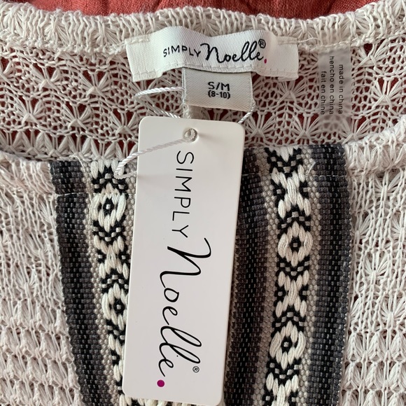 4/$25 Knit cold shoulder tunic - Picture 2 of 6